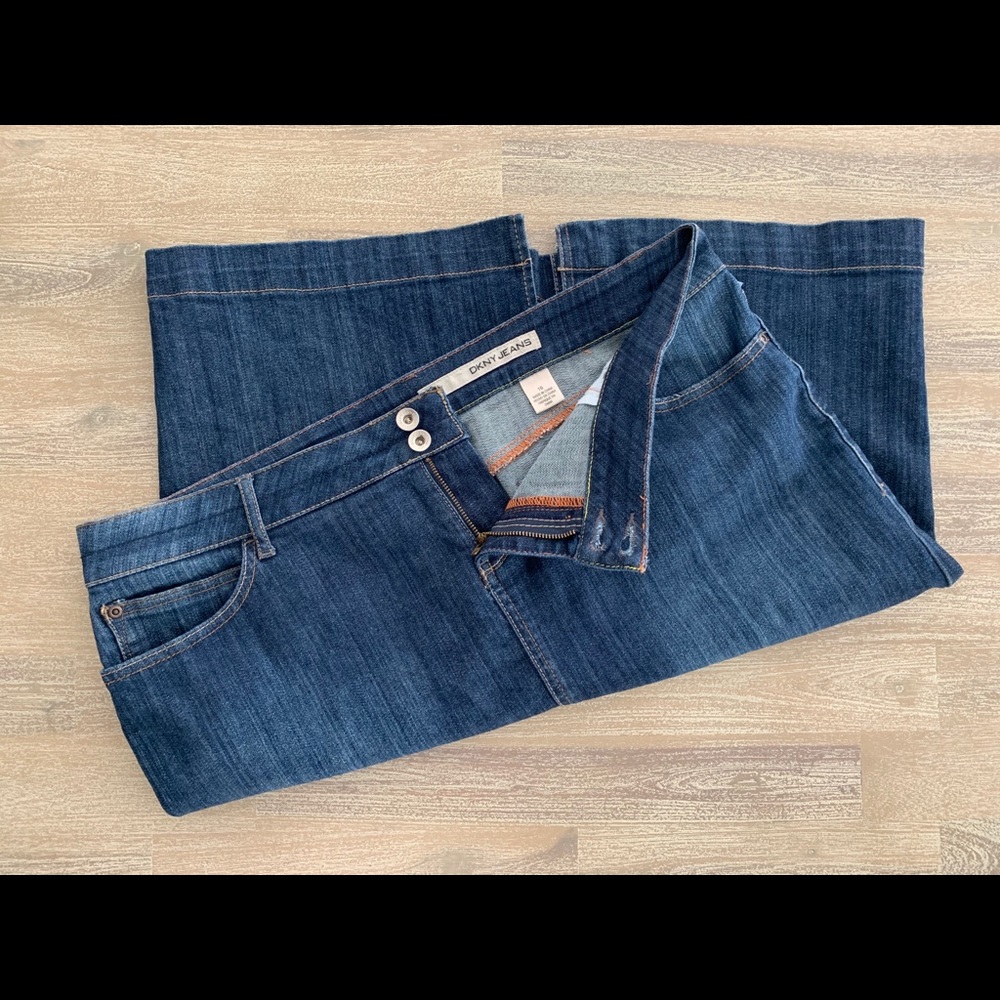 Women’s Demi Jean DKNY skirt! Size 16. Plus size.